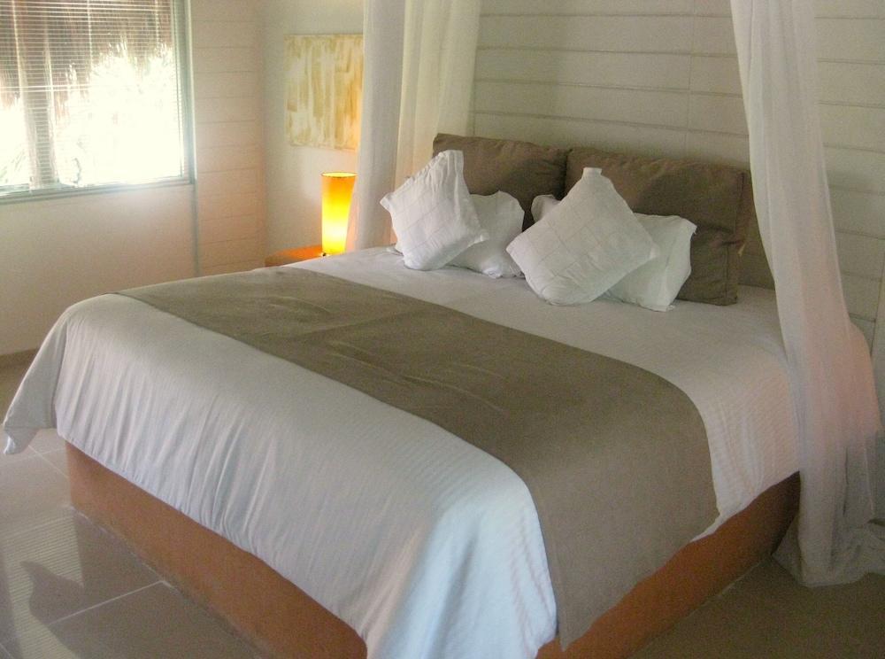 Magic Blue Spa Boutique Hotel Adults Only Πλάγια Ντελ Κάρμεν Εξωτερικό φωτογραφία A bed with a bed runner